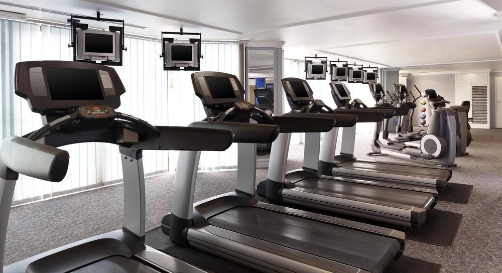 Le Meridien אל חובר מראה חיצוני תמונה A row of treadmills