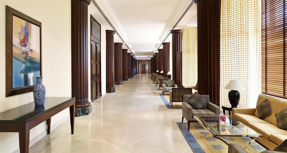 Le Meridien אל חובר מראה חיצוני תמונה The interior of the hotel