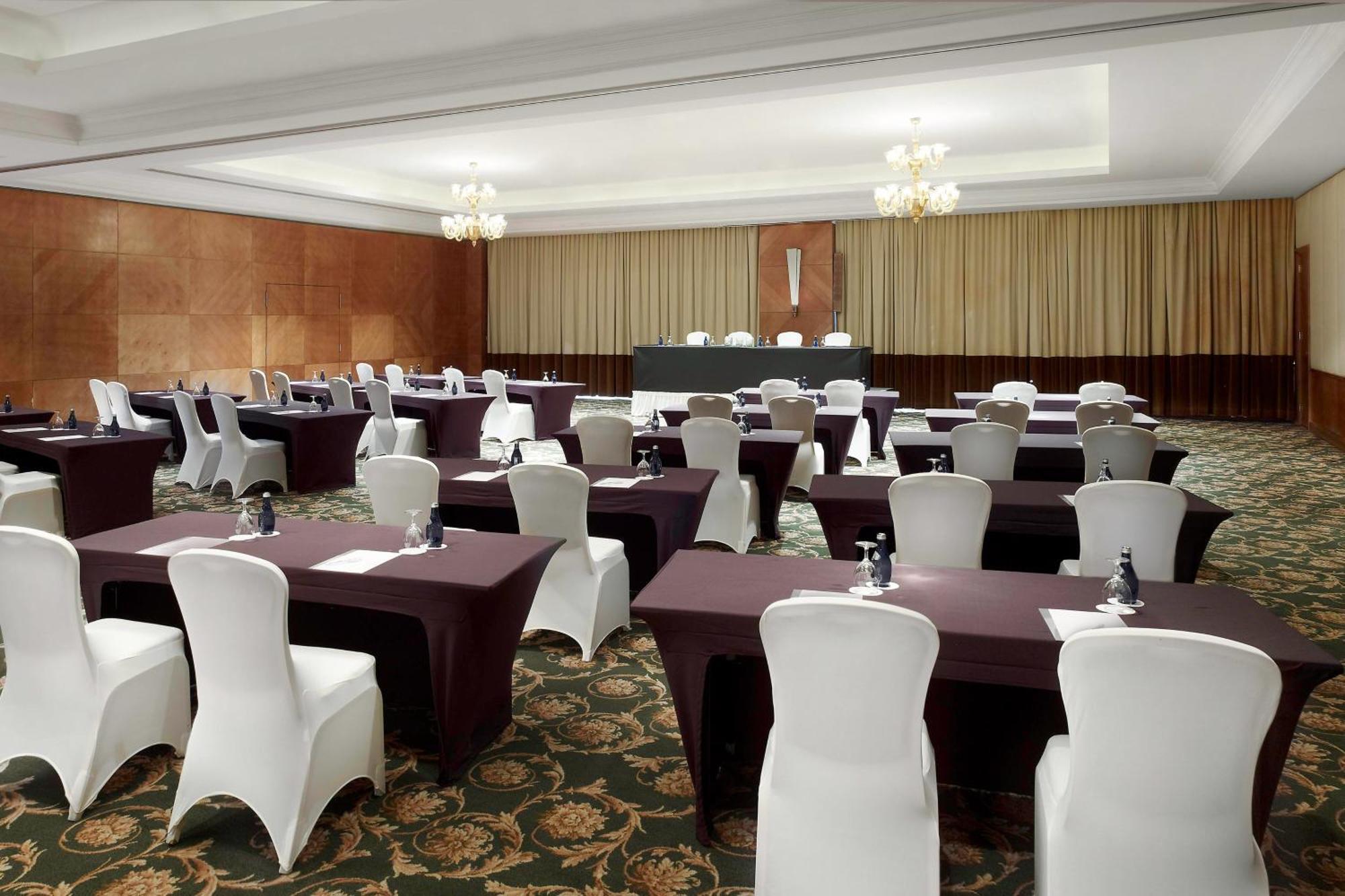 Le Meridien אל חובר מראה חיצוני תמונה Meeting room