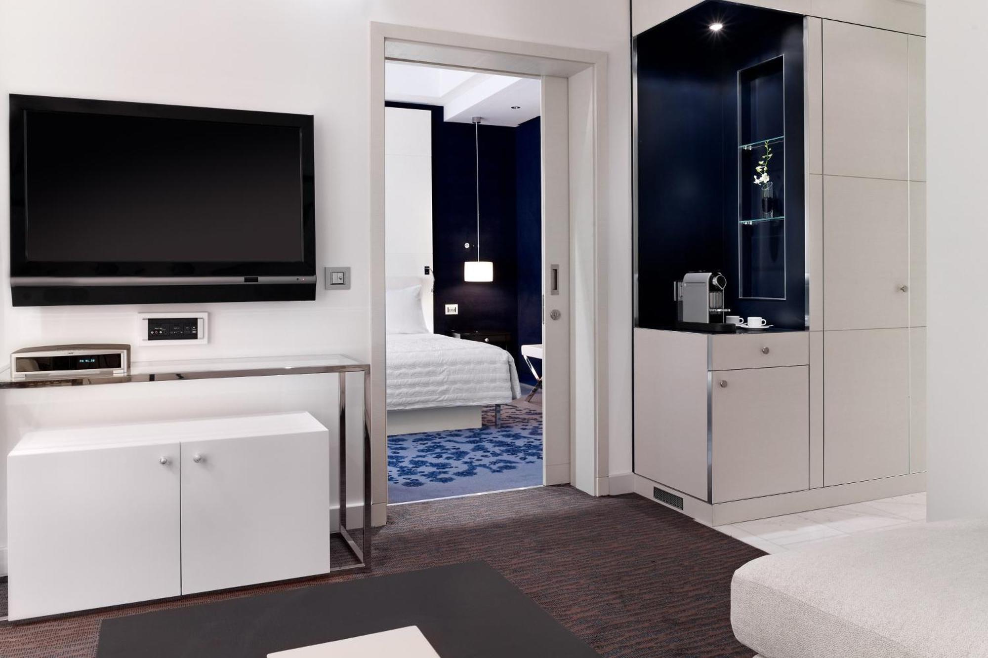 Le Meridien אל חובר מראה חיצוני תמונה A room at the hotel